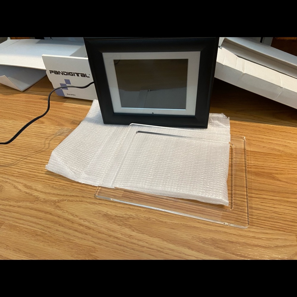 Digital Photo Frame - Picture 8 of 16